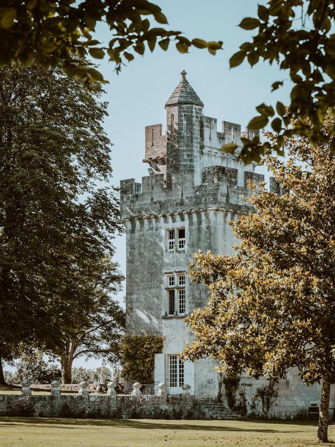Chateau De Crazannes Exterior photo
